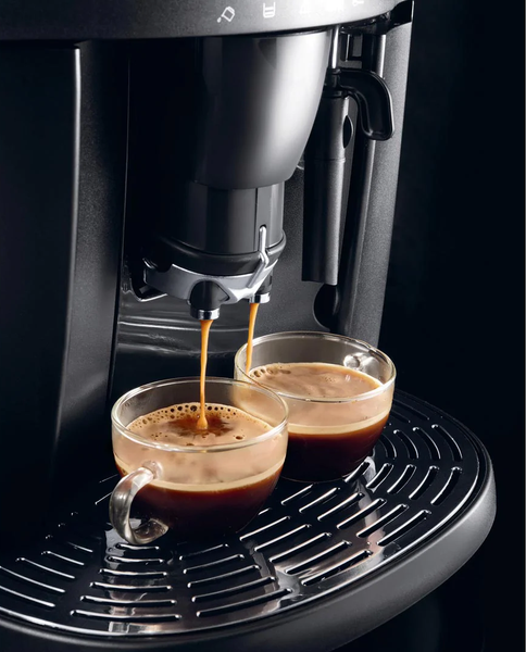 Máy pha cà phê tự động Delonghi Esam 4000.B có thể điều chỉnh độ cao vòi ra cà phê