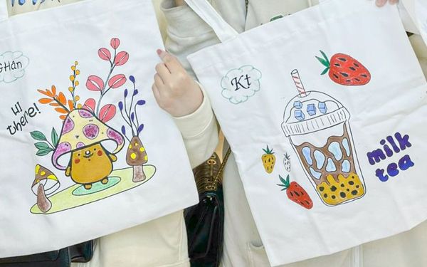 chon-tui-tote-phu-hop-de-trang-tri