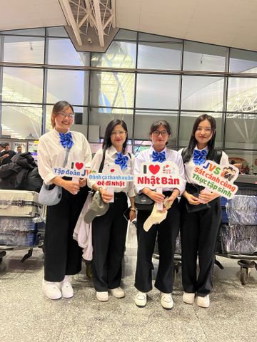 2024年5月15日　出国おめでとうございます！弊社4名の実習生【機械検査：女性4名】が日本へ出国しました。