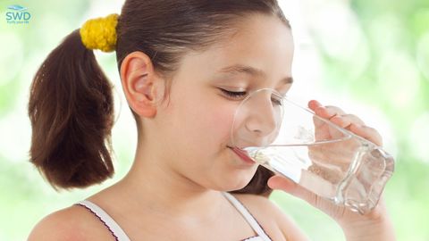 Trẻ nhỏ có thể uống nước kiềm được không?
