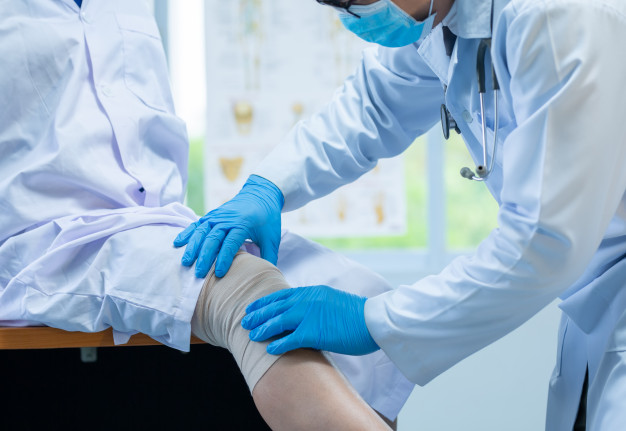 Tự chăm sóc: Vị trí & Di chuyển An toàn Sau khi Phẫu thuật Đầu gối