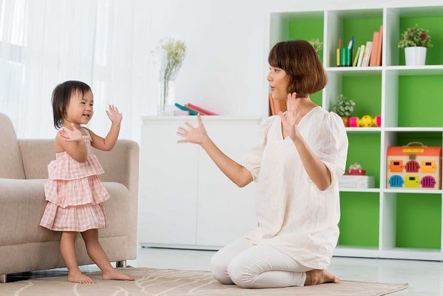 Chia sẻ những cách kiềm chế cảm xúc hiệu quả khi dạy con