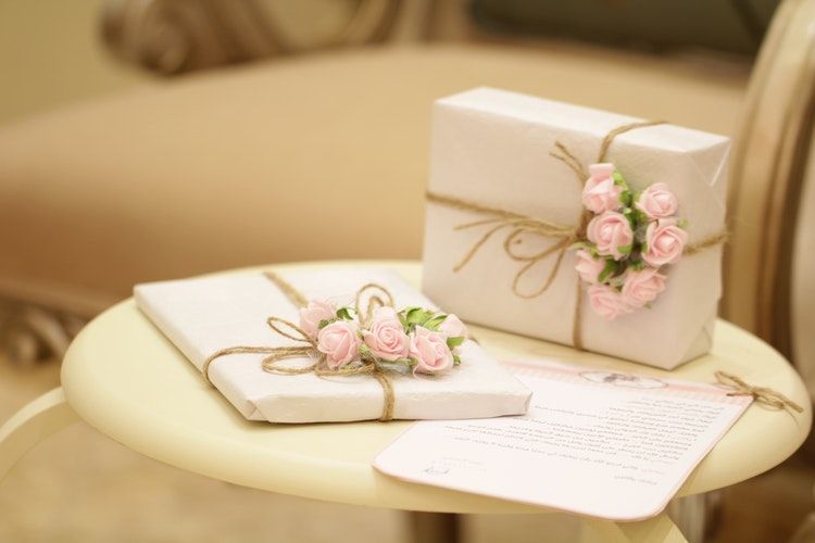 8 món quà tặng riêng cho những cô nàng lãng mạn
