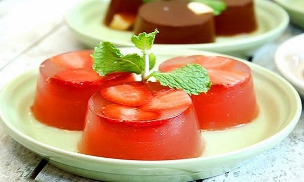 Gelatin sử dụng trong rau câu để làm đông và kết dính