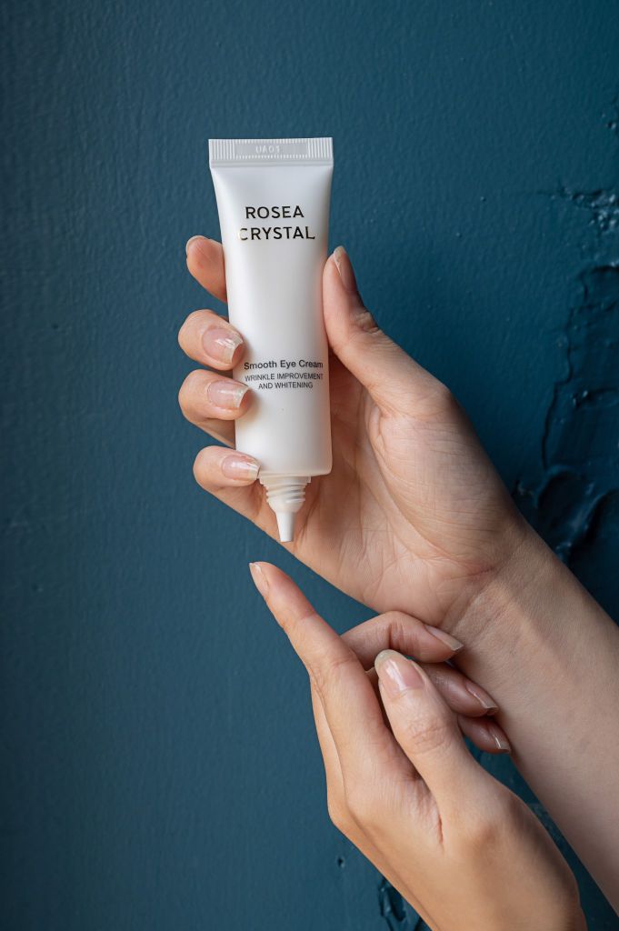 Kéo căng nếp nhăn bằng SMOOTH EYE CREAM và cái kết ... đẹp như diễn viên Hàn Quốc 😄😄😄