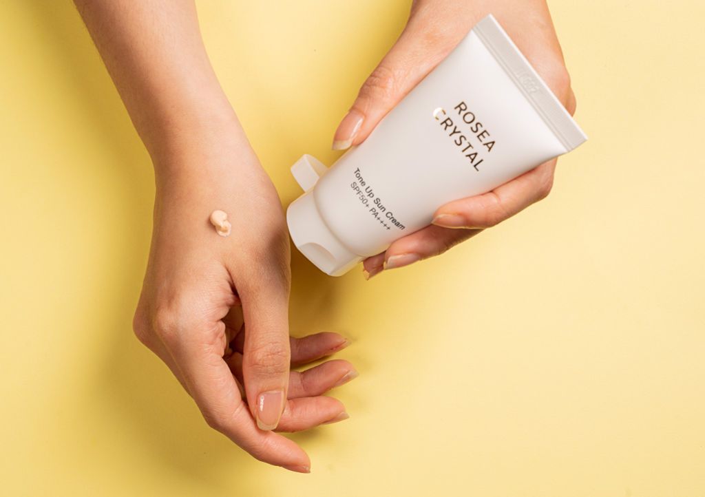 Các bạn nào bị nám thì phải mua cho bằng được em SUN CREAM này nhé