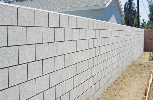 XÂY TƯỜNG RÀO NHANH VÀ RẺ VỚI GẠCH BÊ TÔNG NHẸ AAC BLOCK – GREEN FLOOR