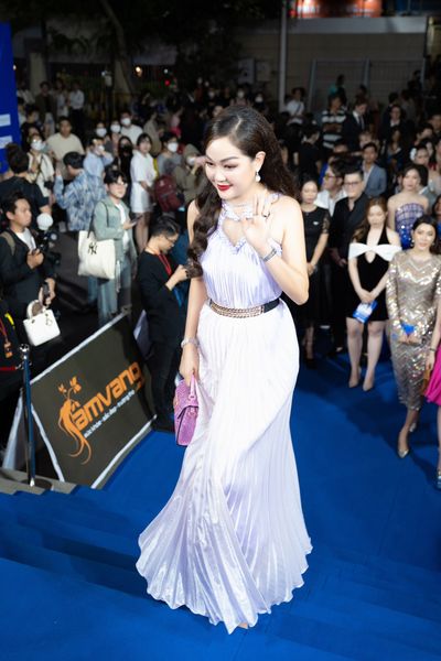 Hoa hậu Hoàng Thanh Nga trang nhã xuất hiện tại sự kiện