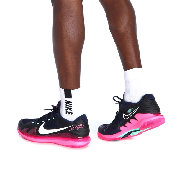 Nike-air-zoom-tennies-vapor-pro-black-pink