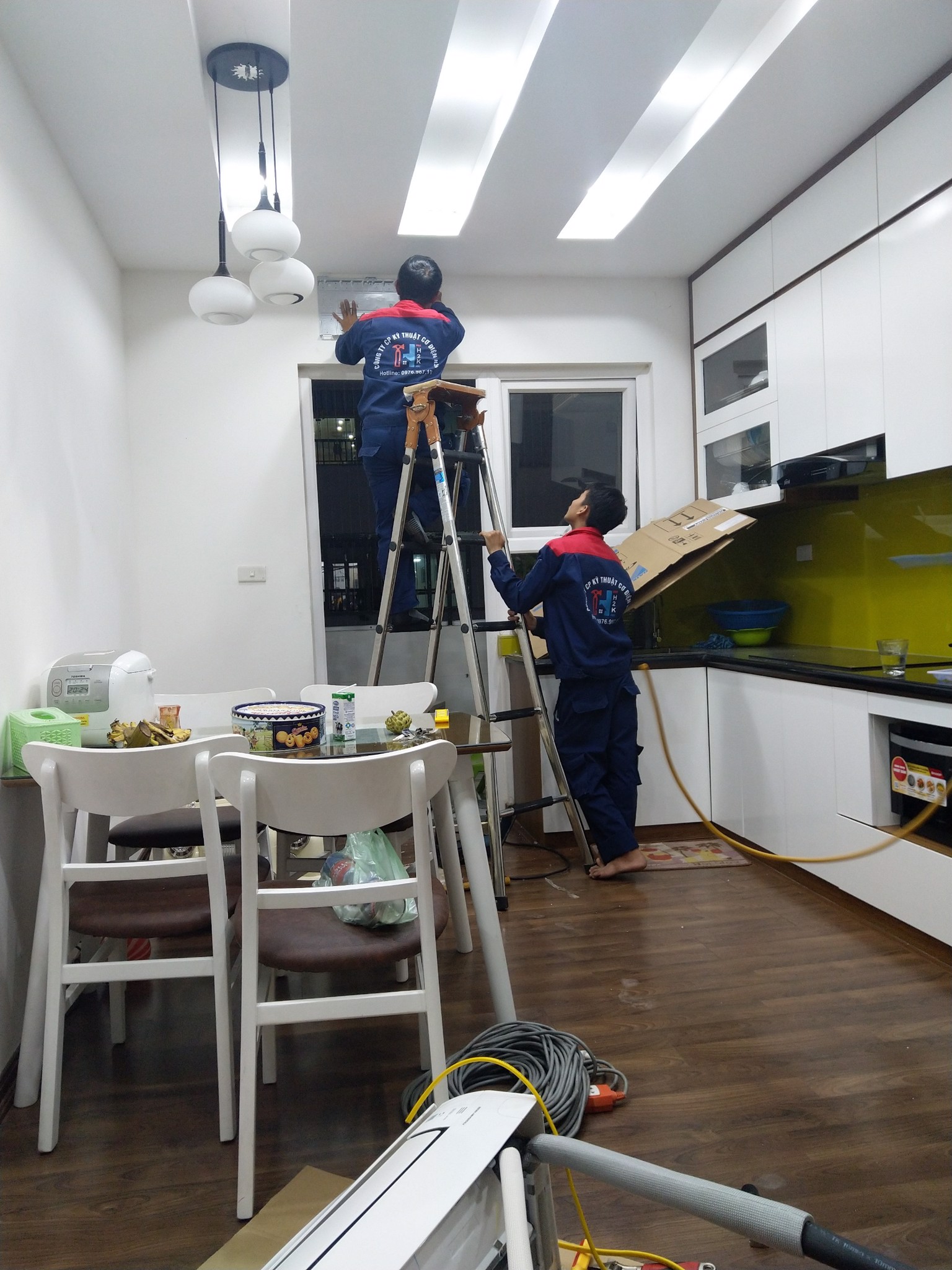 Thợ sửa chữa điện dân dụng chuyên nghiệp tại Hà Nội