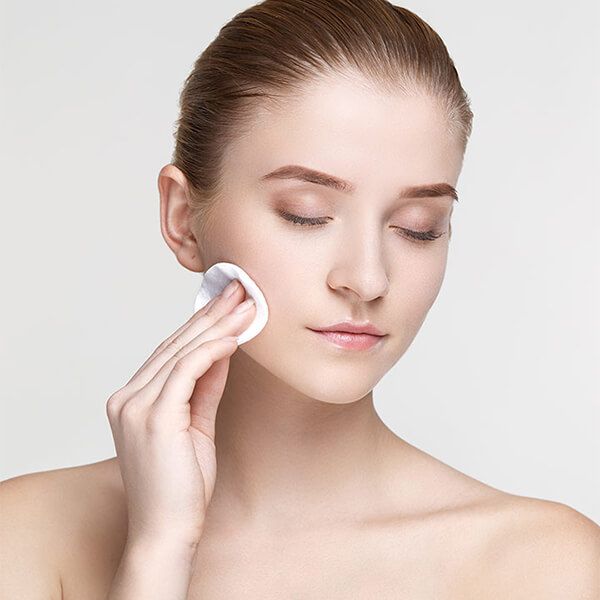 Tùy vào thói quen trang điểm hằng ngày mà bạn sẽ có những cách lựa chọn loại tẩy trang khác nhau
