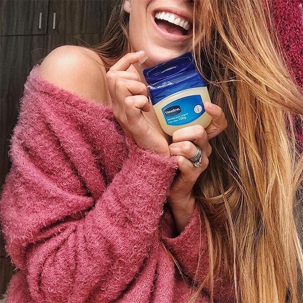 Sắm Ngay Cho Mình Một Lọ Vaseline, Để Thấy Được 6 Công Dụng Trên Cả Tuyệt Vời Sau Đây!!!
