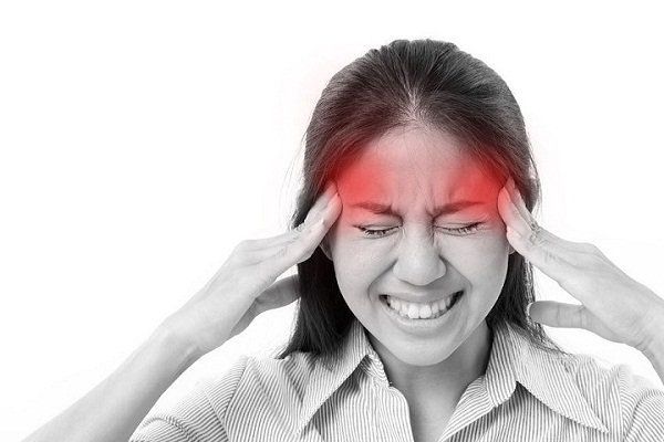 Đau đầu nên ăn gì, uống gì để giảm đau?