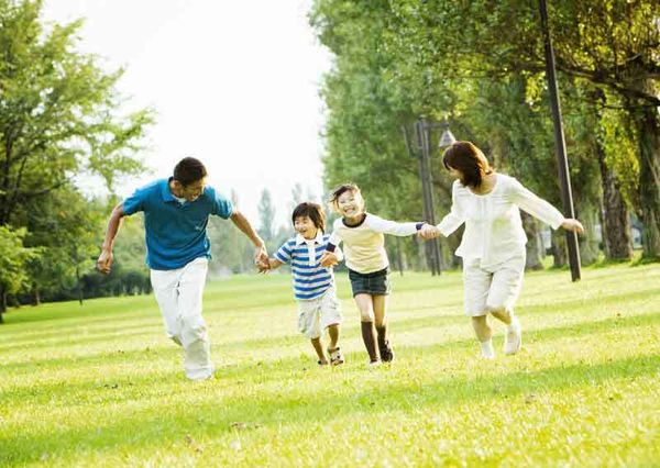 Cách tạo dáng chụp ảnh nhóm 4 người cực chất