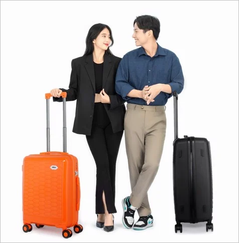 6 mẫu vali đẹp sang chảnh và tiện ích được lòng dân du lịch