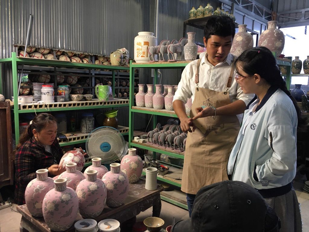 Workshop làm gốm | Ai bảo con gái một mình cần có gấu? Thật ra là cần có gốm thôi!!!!