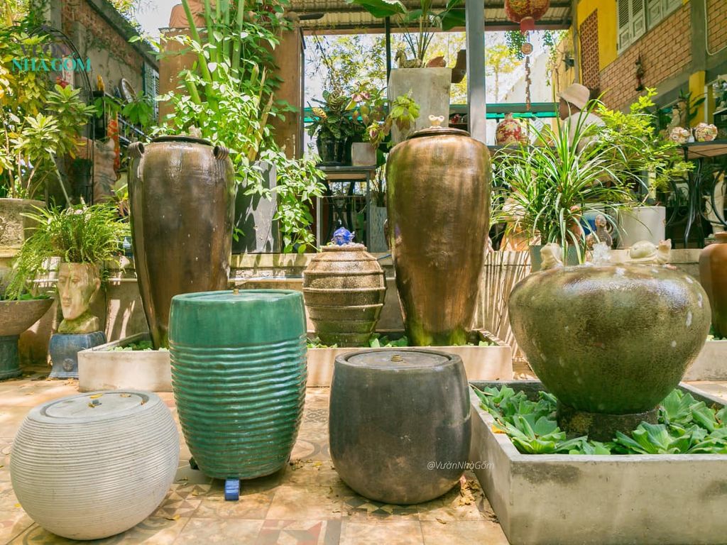 Gốm và Đời Sống | Mùa nóng, những mảng xanh và chóe nước róc rách sân vườn