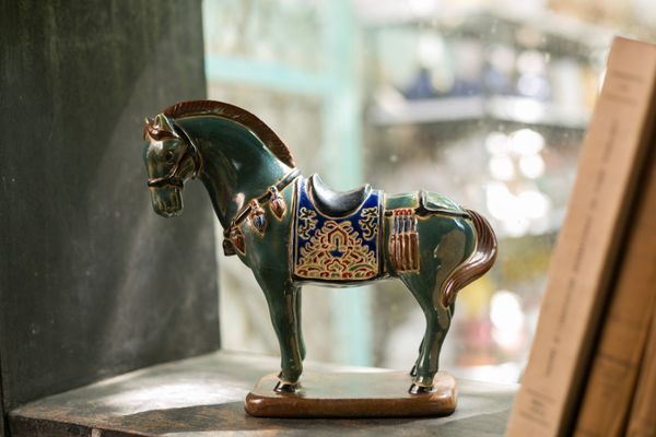 Chuyện gốm Nam bộ | Hình tượng ngựa và cảm hứng sáng tác trên chất liệu gốm