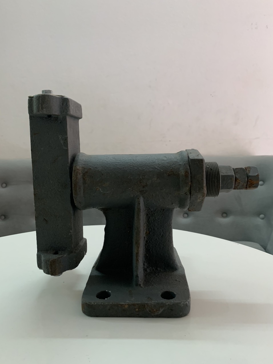Bán buôn, bán lẻ thiết bị thang máy