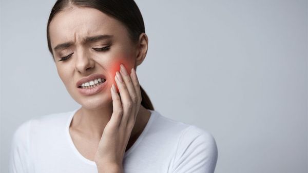Mách bạn 5 cách làm giảm đau khi mọc răng khôn hiệu quả