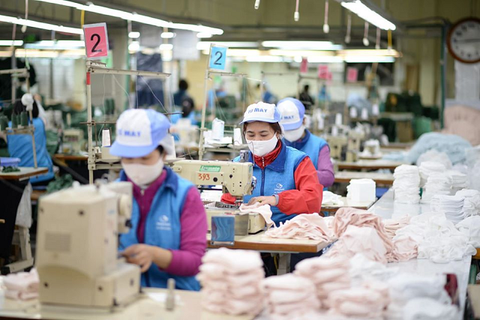 May 10 thành công xuất khẩu 400 triệu khẩu trang trị giá 52 triệu USD