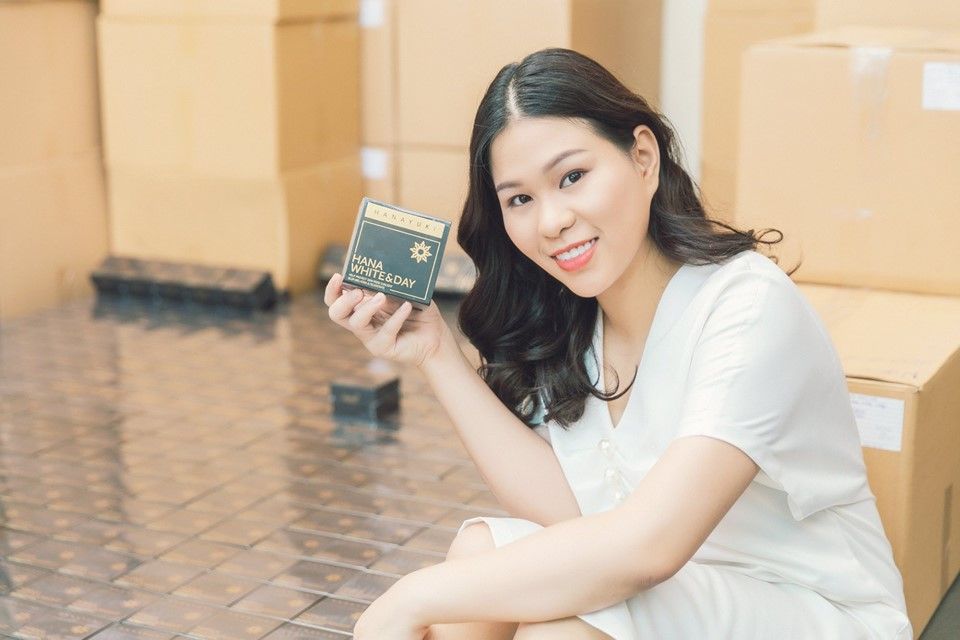 Xem ngay kinh nghiệm kinh doanh mỹ phẩm online “đắt hơn tôm tươi”