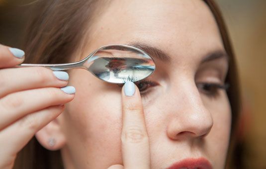 14 mẹo giúp bạn chuốt mascara thêm hoàn hảo