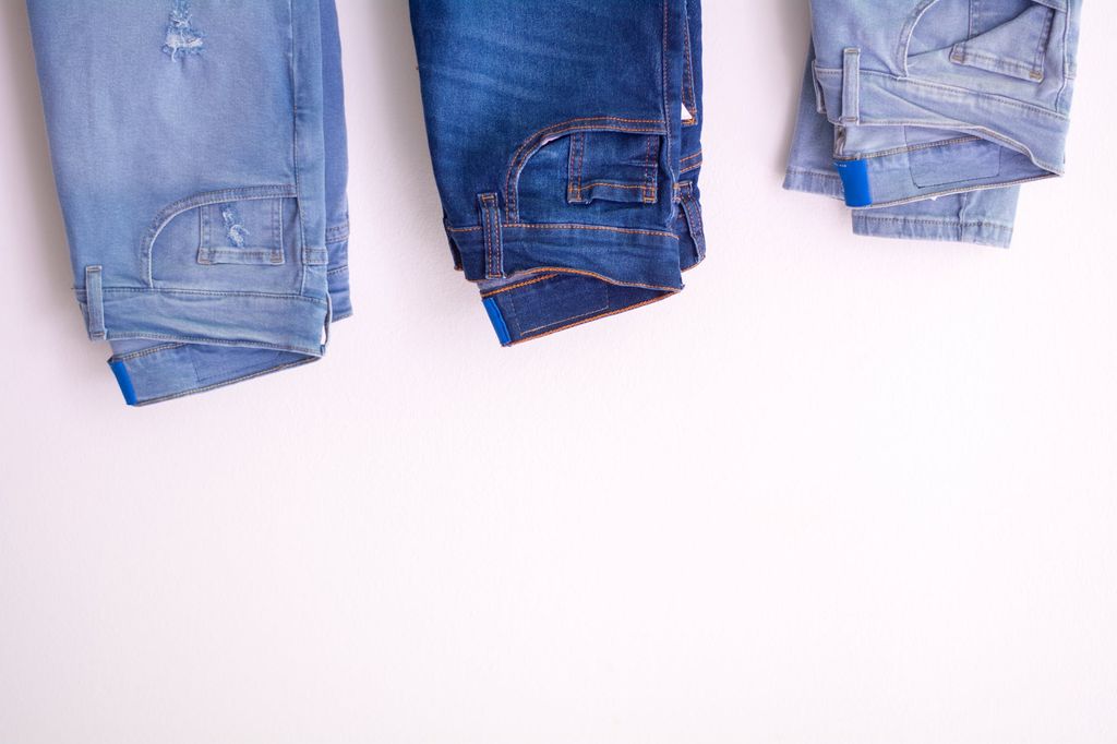 Để giữ một chiếc quần Jeans bền đẹp và ít bị phai màu thì phải làm sao đây? Hãy cùng Ink store tìm hiểu