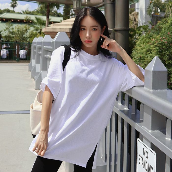 Cách phối đồ cùng áo thun cho các cô nàng trở nên phong cách hơn đây