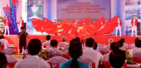 Tân Châu kỷ niệm 30 năm thành lập huyện.