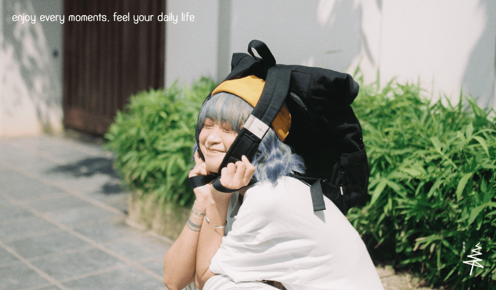 Enjoy every moments, feel your daily life - Tận hưởng mọi khoảnh khắc, cảm nhận cuộc sống thường ngày.