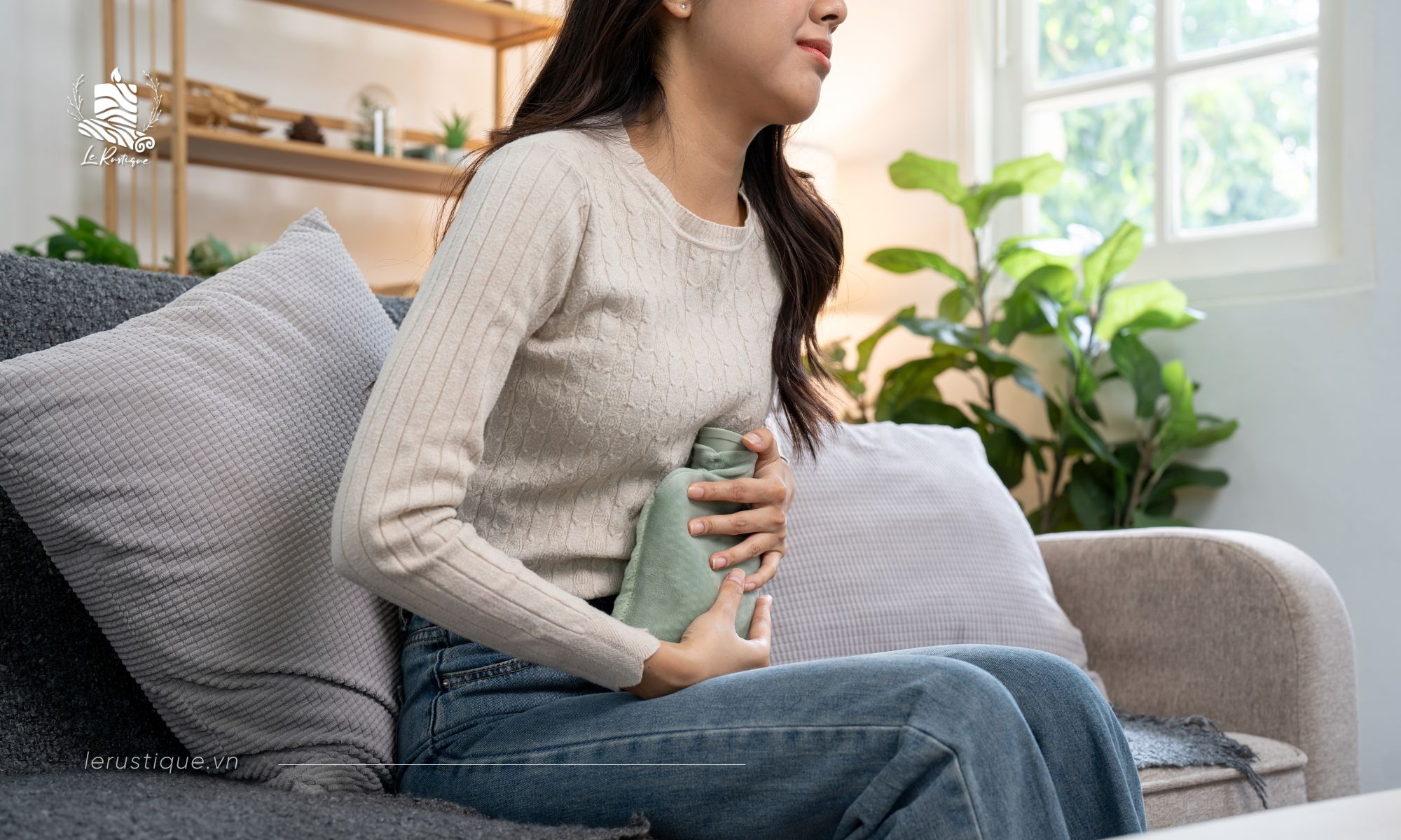 Chườm ấm giúp giảm đau bụng kinh tức thì