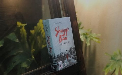 Shuggie Bain: Kẹt trong tình yêu, nghiện ngập và đói nghèo