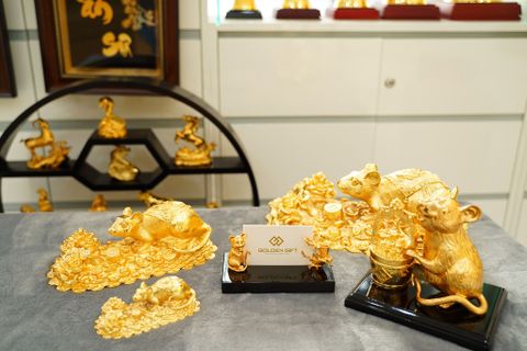 Cận cảnh quy trình chế tác Chuột vàng phong thủy 24K của Golden Gift Việt Nam