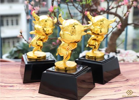 Trâu vàng phú quý: Biểu tượng quà tặng độc đáo nhất tại giải thưởng Tết Sung Sướng