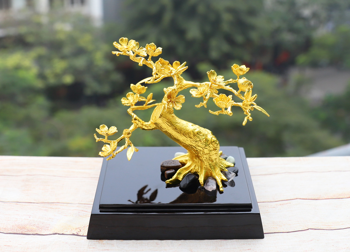 Cây hoa đào thế bonsai mạ vàng