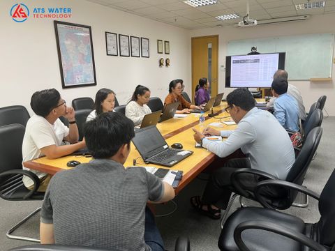 Các chuyên gia của LG Chem đến thăm và làm việc cùng các nhà thầu tại Việt Nam