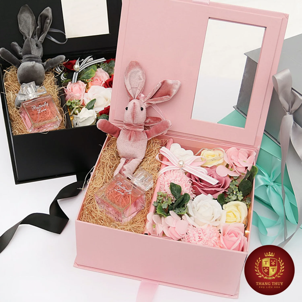 hộp quà tặng Valentine, hộp quà tặng hoa sáp, hộp giấy quà tặng