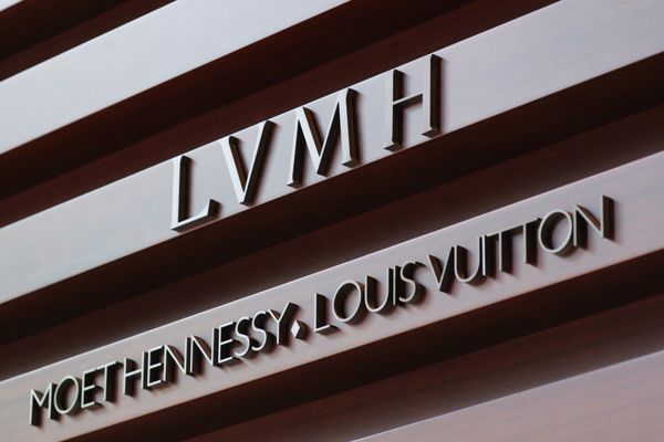 LVMH mua 60% Off-White