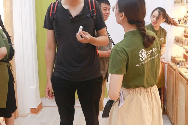 Lấy lại Tự tin với Cơ thể Không hôi và Vùng nách áo Không ố