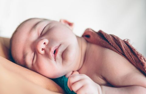 11 kĩ năng chăm sóc trẻ sơ sinh dành cho những ai lần đầu làm mẹ