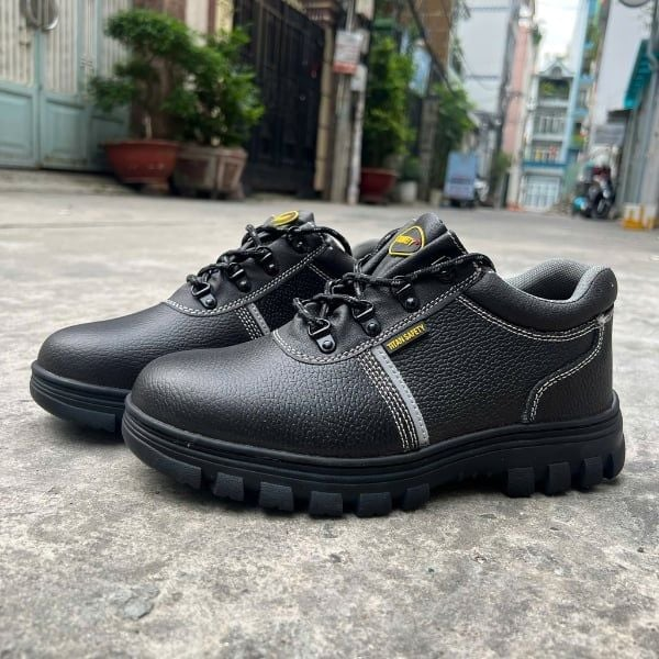 Các loại đế giày bảo hộ: Hướng dẫn chọn theo tính năng