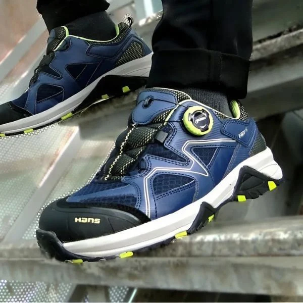 So Sánh Giày Bảo Hộ Hans và Titan Safety: Tính Năng, Mức Giá