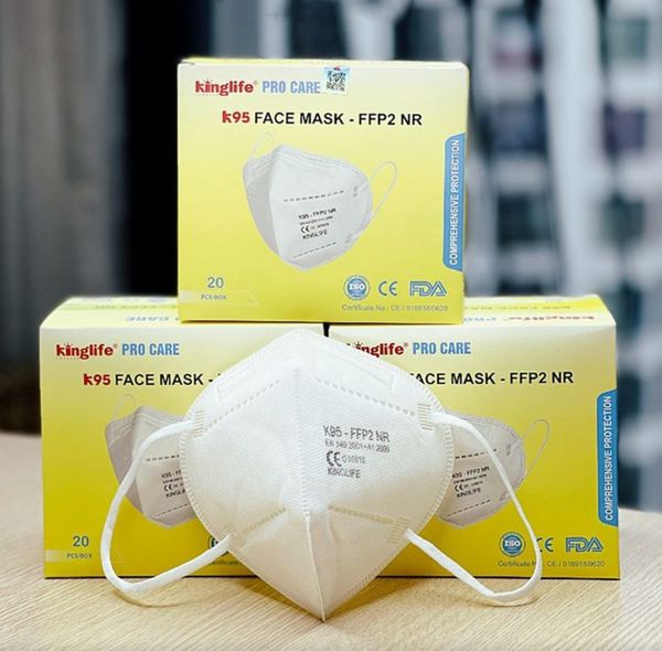 Mua khẩu trang tại các địa chỉ uy tín sẽ giúp bạn an tâm khi sử dụng