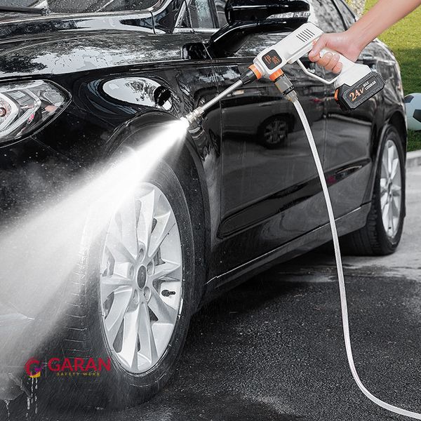 Béc rửa xe là phụ kiện giúp cho việc vệ sinh ô tô, xe máy nhanh hơn, tiết kiệm lượng nước đáng kể.