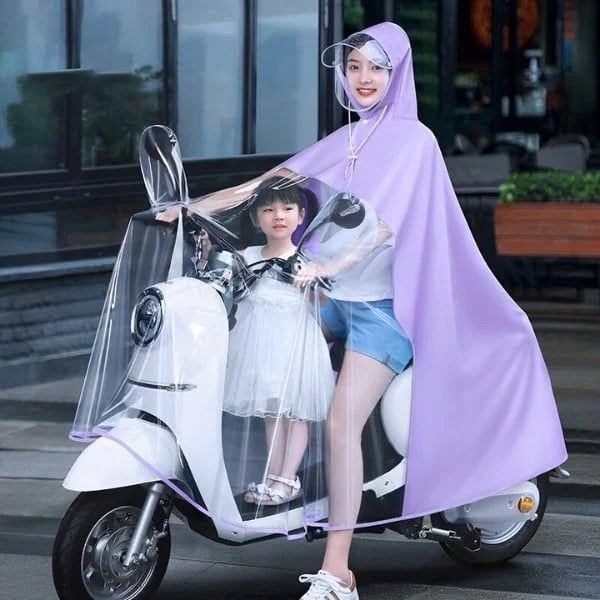 Các kênh bán hàng online cung cấp đa dạng mẫu mã áo mưa