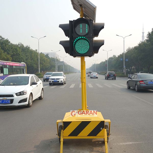 Đèn báo giao thông sử dụng năng lượng mặt trời