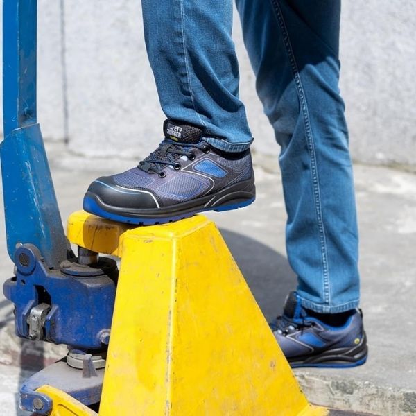 Lựa chọn giày bảo hộ dựa trên các yếu tố môi trường tại Đà Nẵng