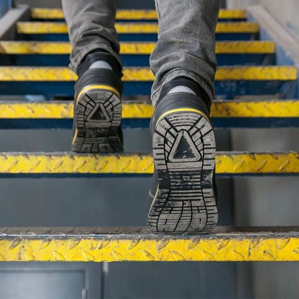 Đế giày Safety Jogger Speedy S3 ứng dụng trong đa dạng các ngành công nghiệp, xây dựng