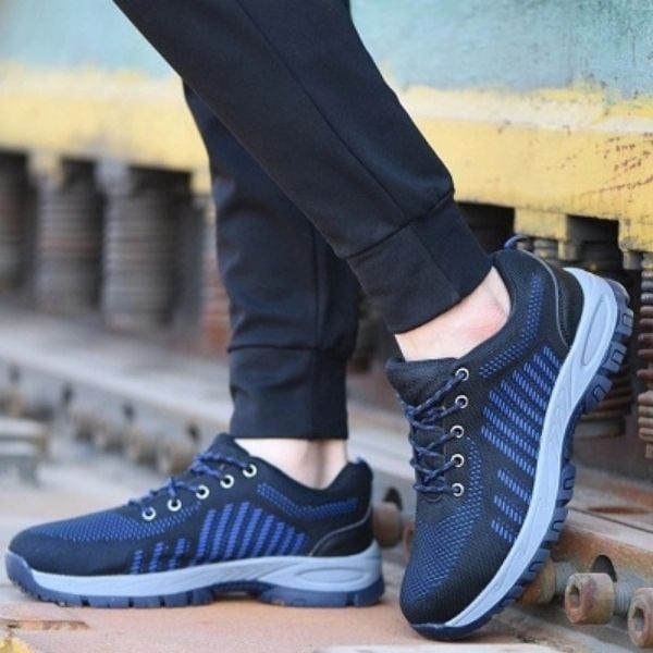 So Sánh Giày Bảo Hộ Delta Plus Và Kingsman: Lựa Chọn Nào Tốt